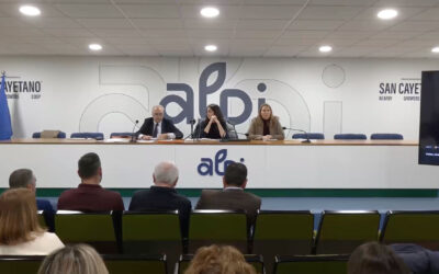 SOS Rural y Ecología y Libertad alertan de los peligros de los contratos firmados por los agricultores del Campo de Cartagena con las fotovoltaicas